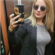 Profesora de ESO apta para ayudar y enseñar el idioma